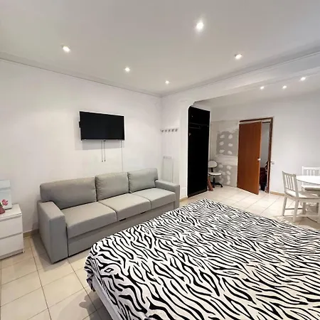 Consell De Cent Bed & Breakfast